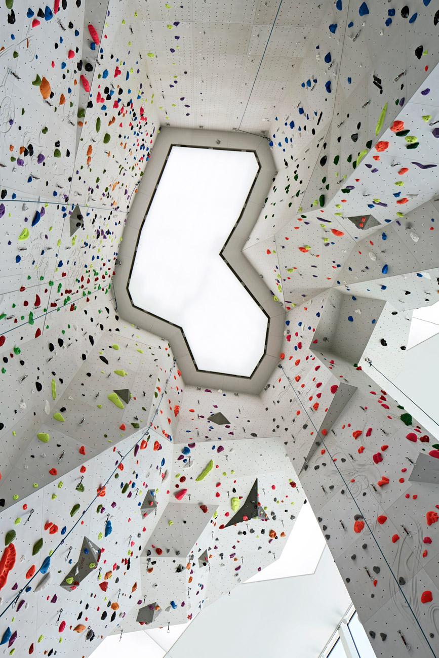 Kletterwand mit Oberlicht